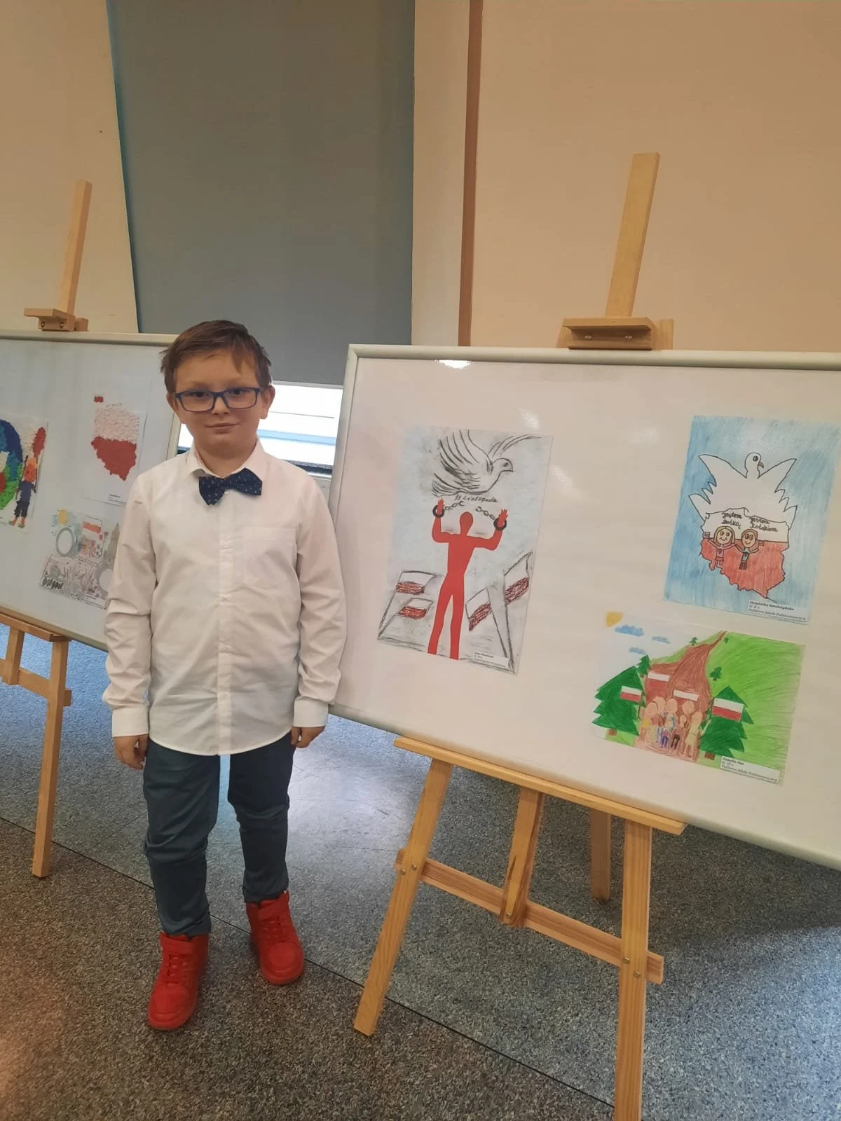 'NIEPODLEGŁOŚĆ OCZAMI DZIECKA", gminny konkurs plastyczny