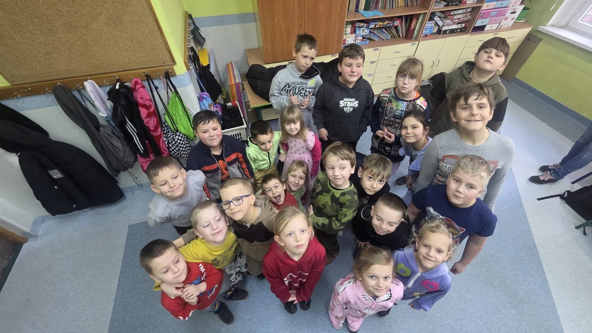 SKRZATY W ODWIEDZINACH W SZKOLE