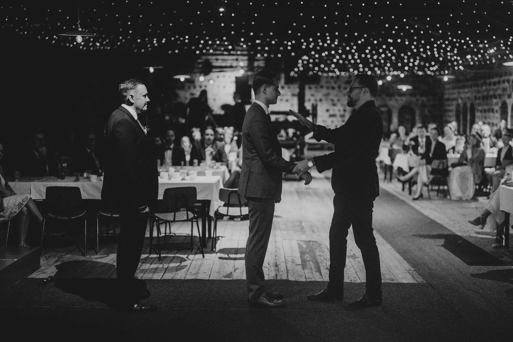 Ohjelmaa häihin: Miten luoda tunnelma, joka yhdistää vieraat ja jättää pysyvän muiston?