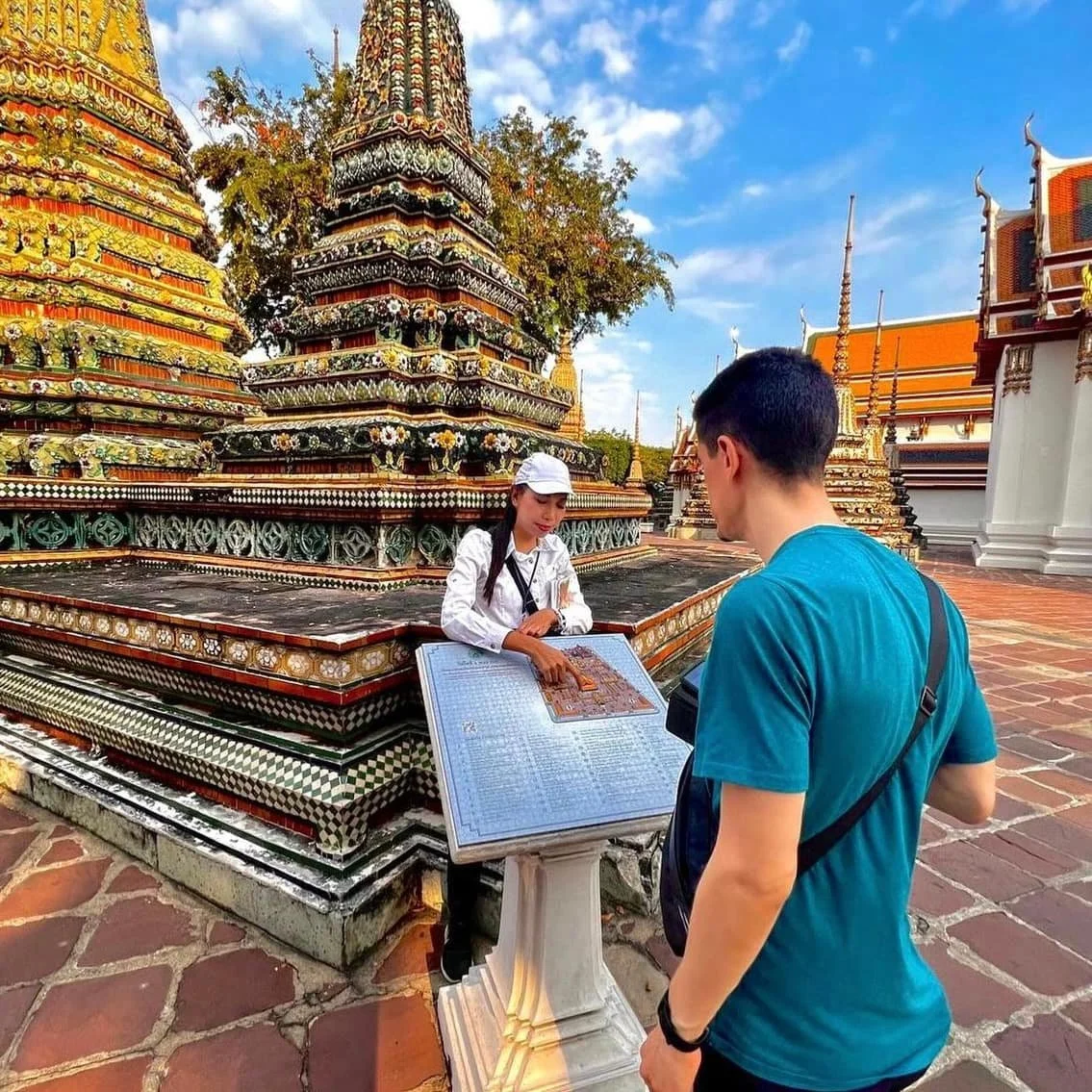 Couple enjoying a Bangkok private tour with a local Bangkok tour guide