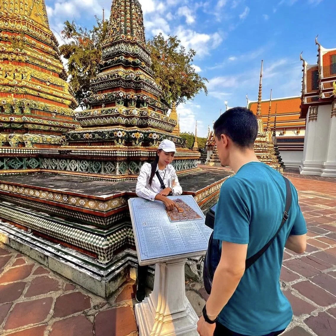 Happy traveler review recommending Bangkok Private Tour with Mandy