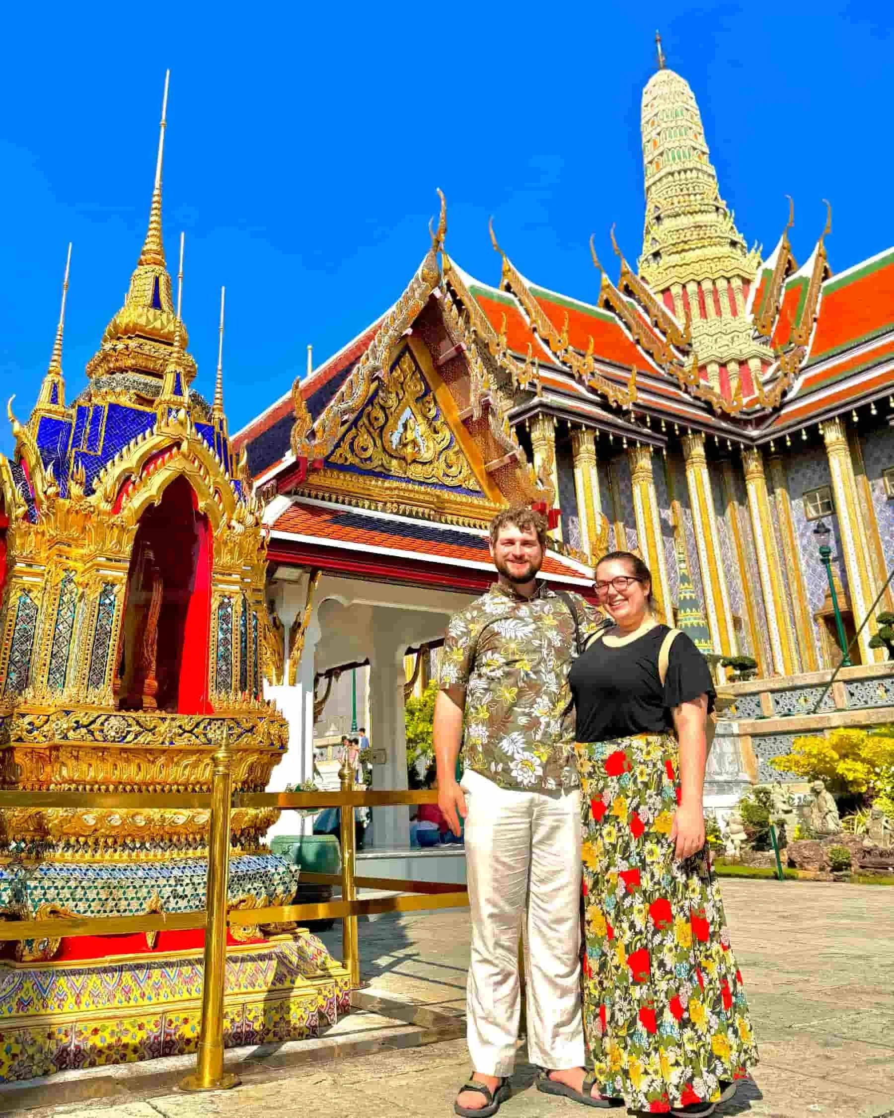 Tourists enjoy visiting Grand Palace & Emerald Buddha Temple for the first time with hiring private tour guide in Bangkok