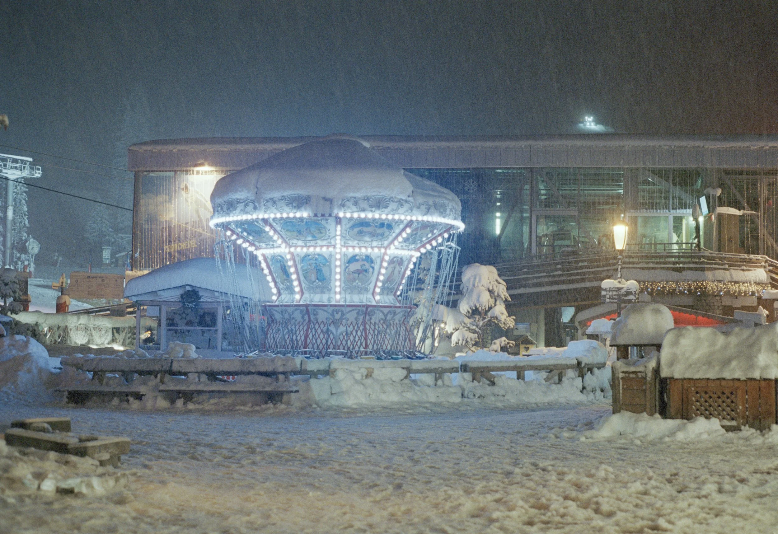 manege light.jpg