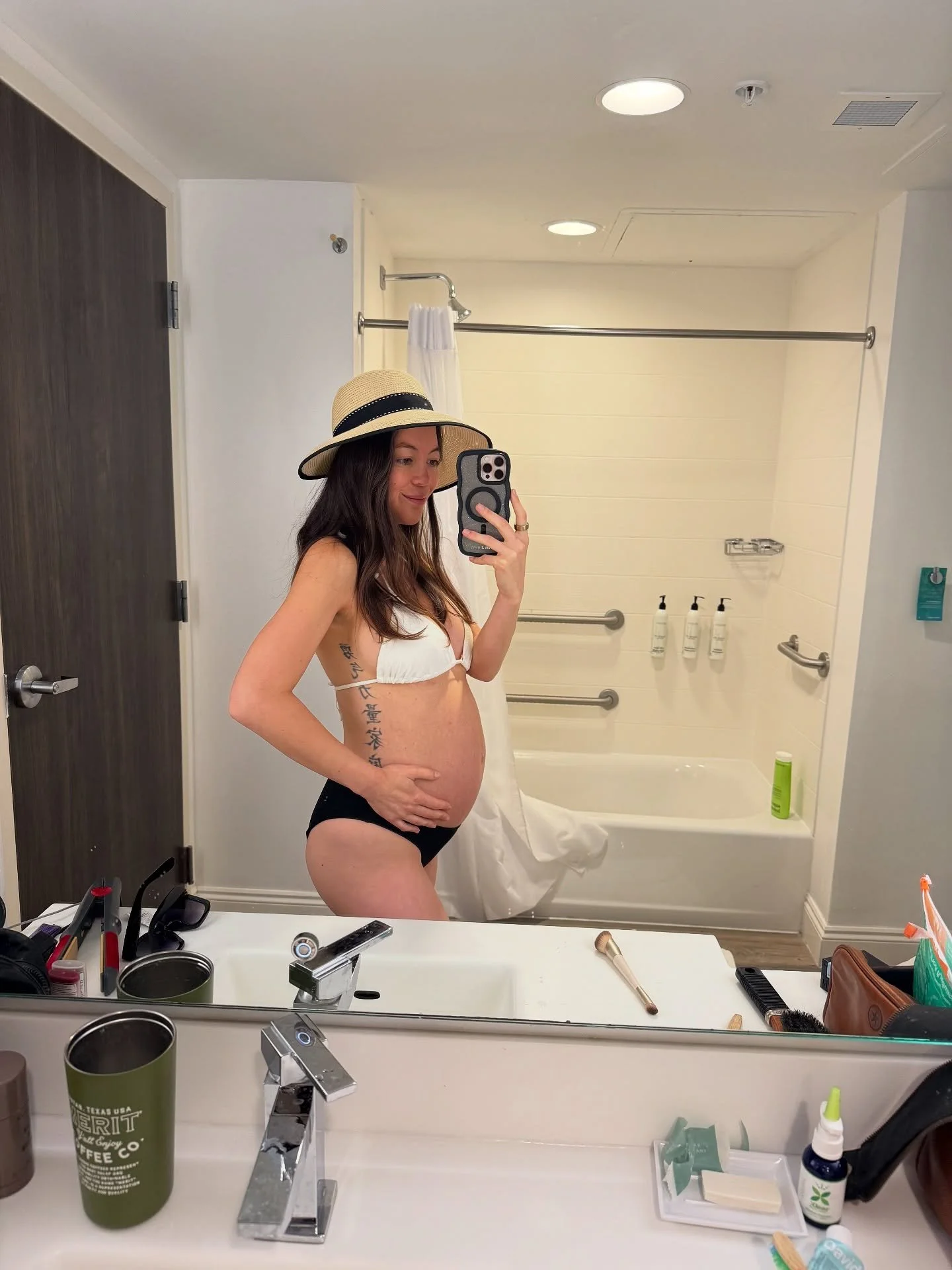 I embraced this baby moon with all of my heart and it was one of the best trips I&rsquo;ve ever been on. It&rsquo;s hard to describe what it&rsquo;s like to have 4.5 lbs kicking in you at all times, but I am soaking up the thumps, punches, flutters a