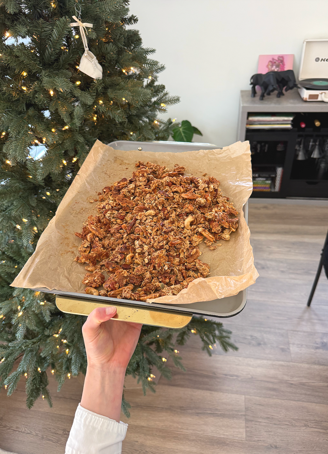 Cozy Cinnamon Honey Granola (Refined Sugar Free)