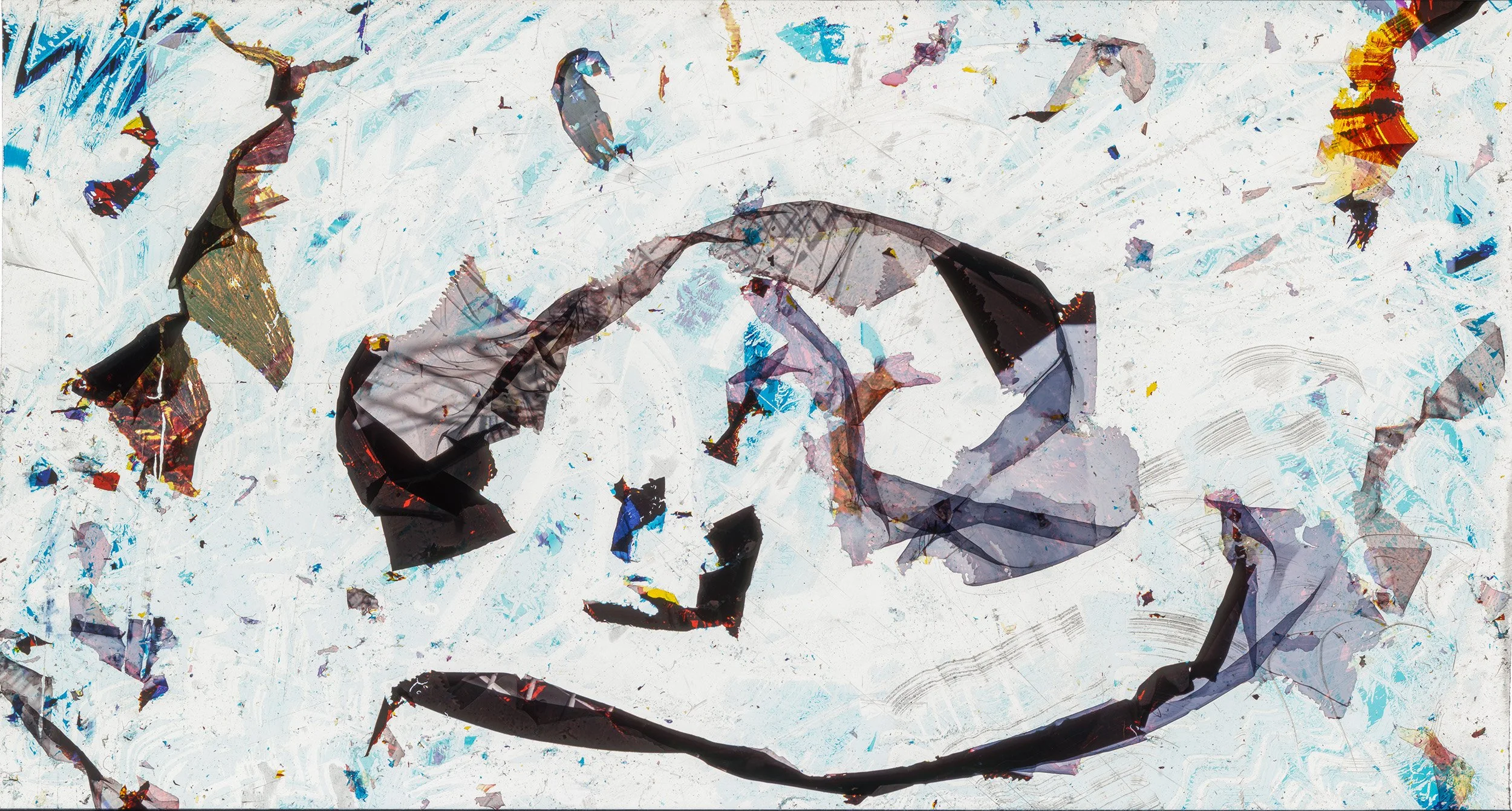 Untitled
Middle format color slide film
180 x 102cm, 2025
C-Print Edition of 5 / 2 Light Boxes + 2AP
