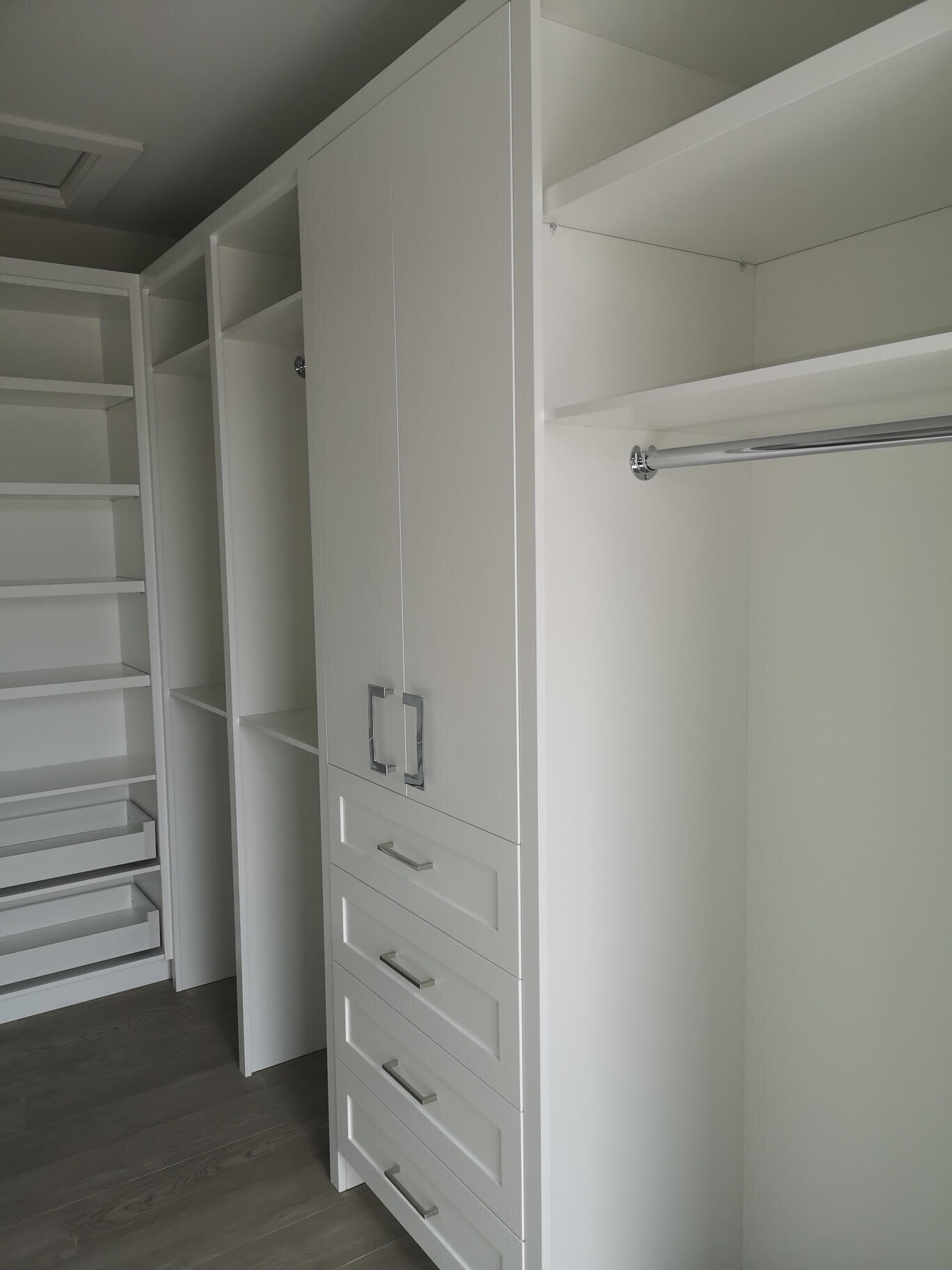 Walk-in Closet