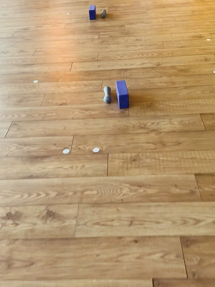 Hot yoga @beyogasussex today. 

Some if the many reasons I love hot yoga ⬇️

🔥 Deep muscle release
💪 Strength without impact
🧠 Nervous-system regulation
❤️ Cardiovascular health
😌 Stress relief + better sleep

At Be we have all ages!! 
All levels