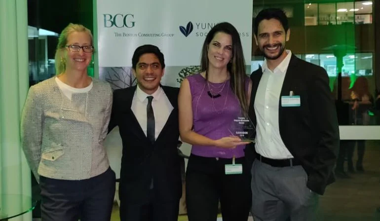 The Yunus Social Business Colombia Team with last year’s winners of the IRP “Like U”