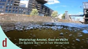 De Bubble Barrier in de Westerdok