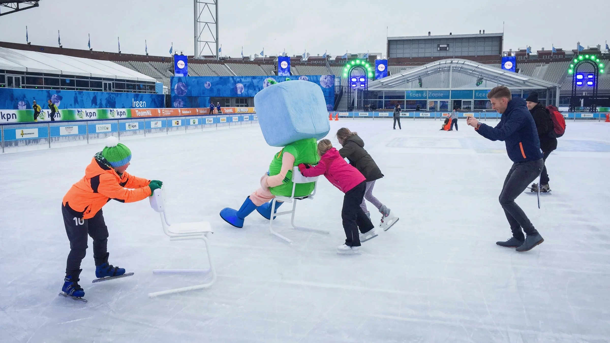 A ‘smart’ chair designed to teach kids how to ice skate — FROLIC studio