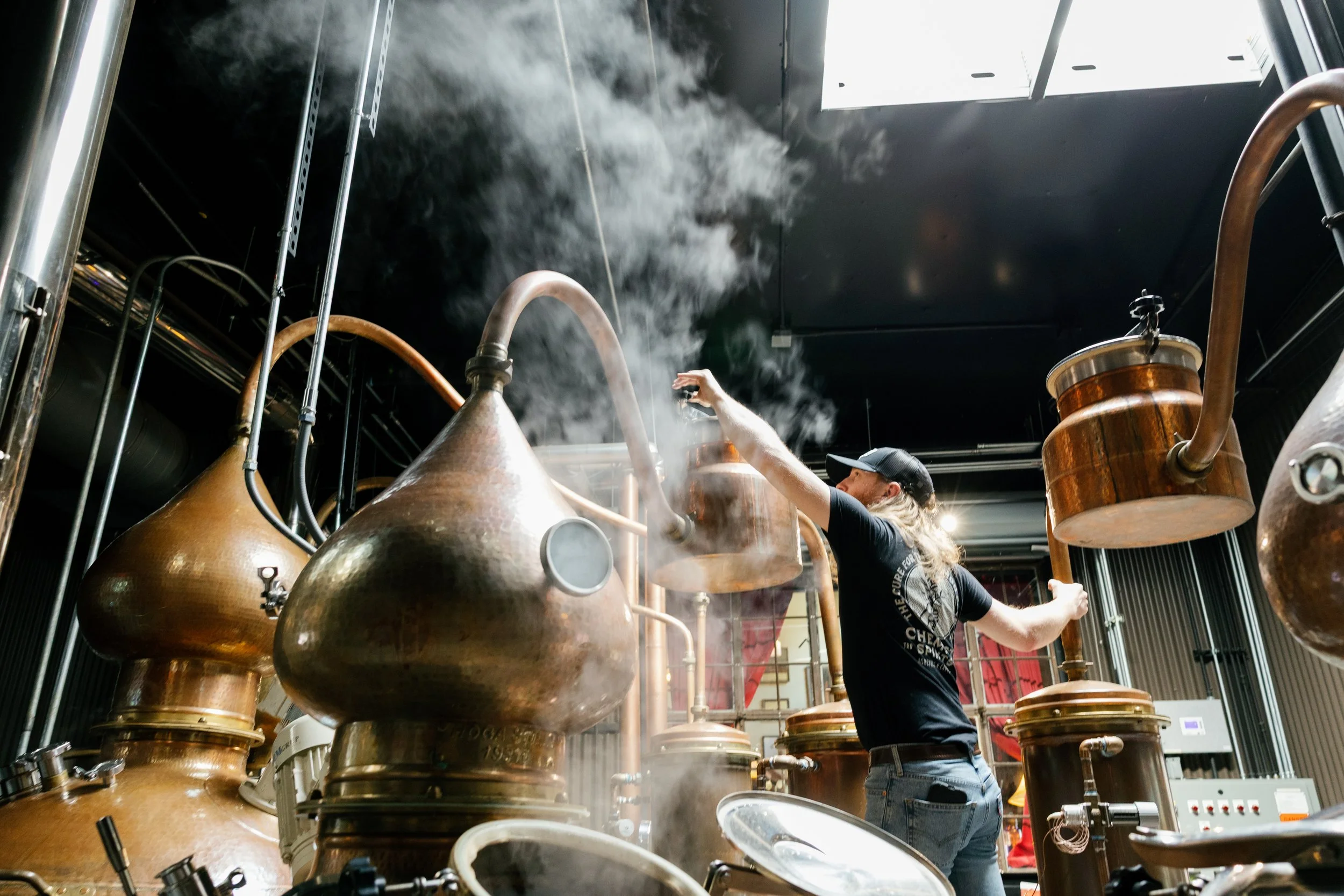 How is Gin Made? A Brief Guide of How to Make Gin