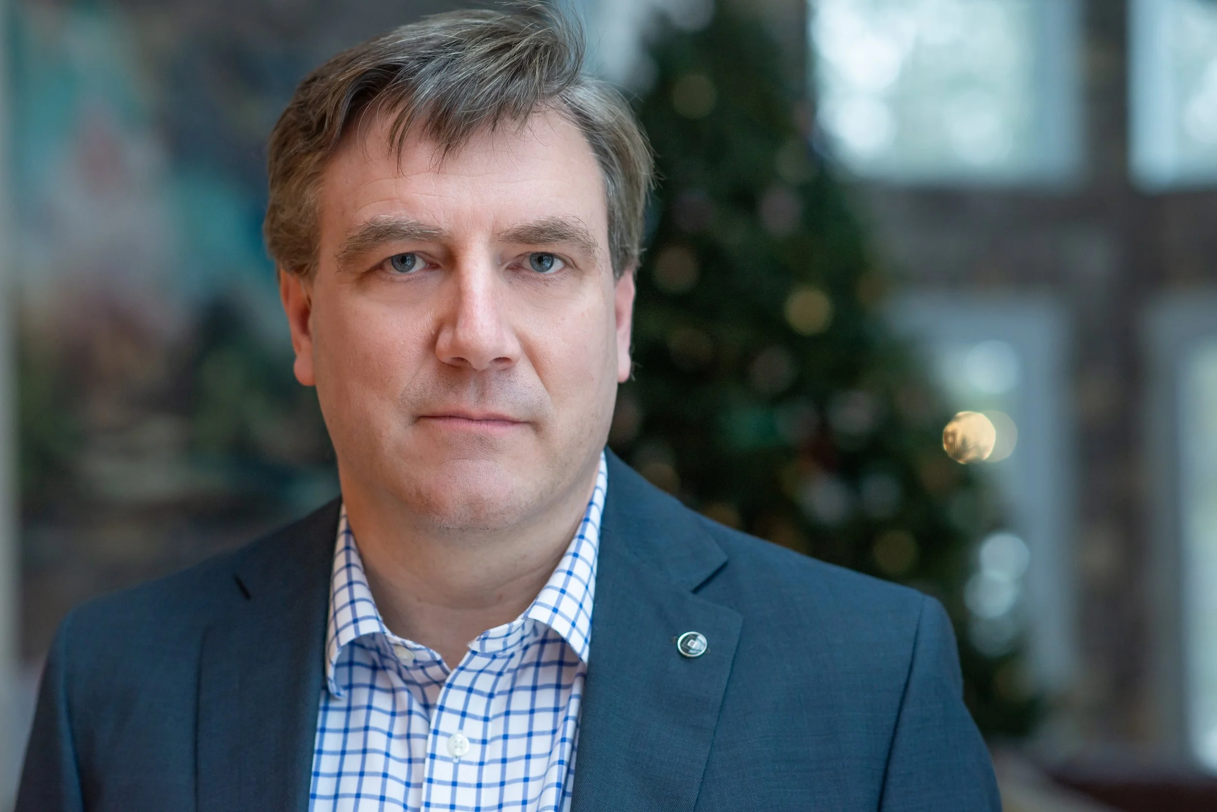 Headshot of Andrew Bailes