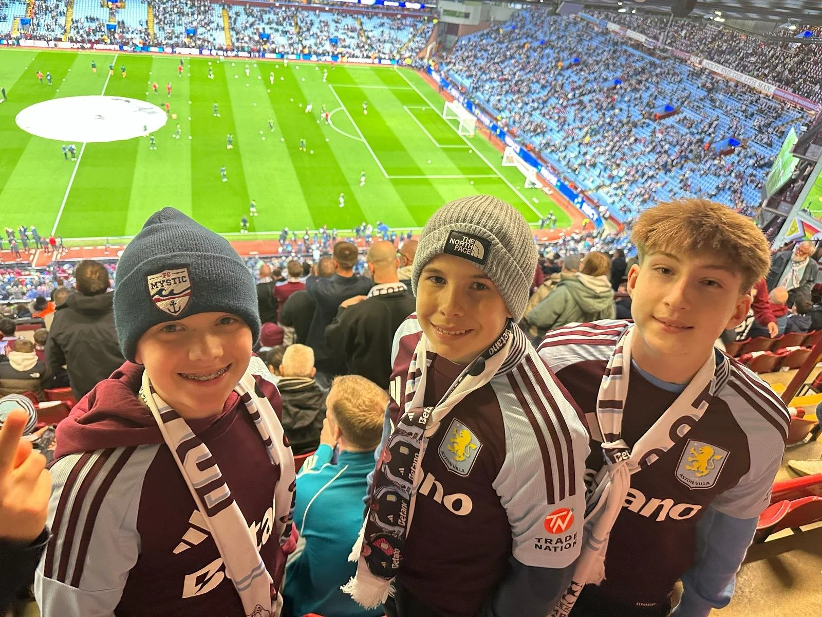 Only a few places remain on our 7-night 2025/26 Family Fan Tour to England✈⚽🇬🇧

England is the birthplace of football and that is why a trip to experience the passion and watch professional games live is always one to savor. 
So, in partnership wit