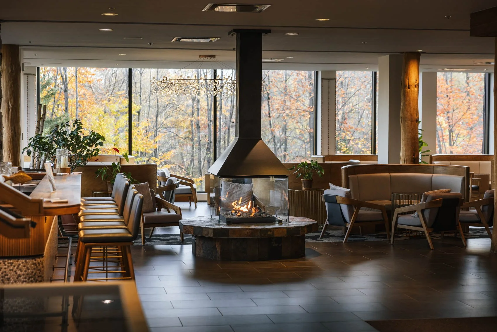 Itinéraire road trip Québec Automne Wendake hôtel musée premières nations lobby bar