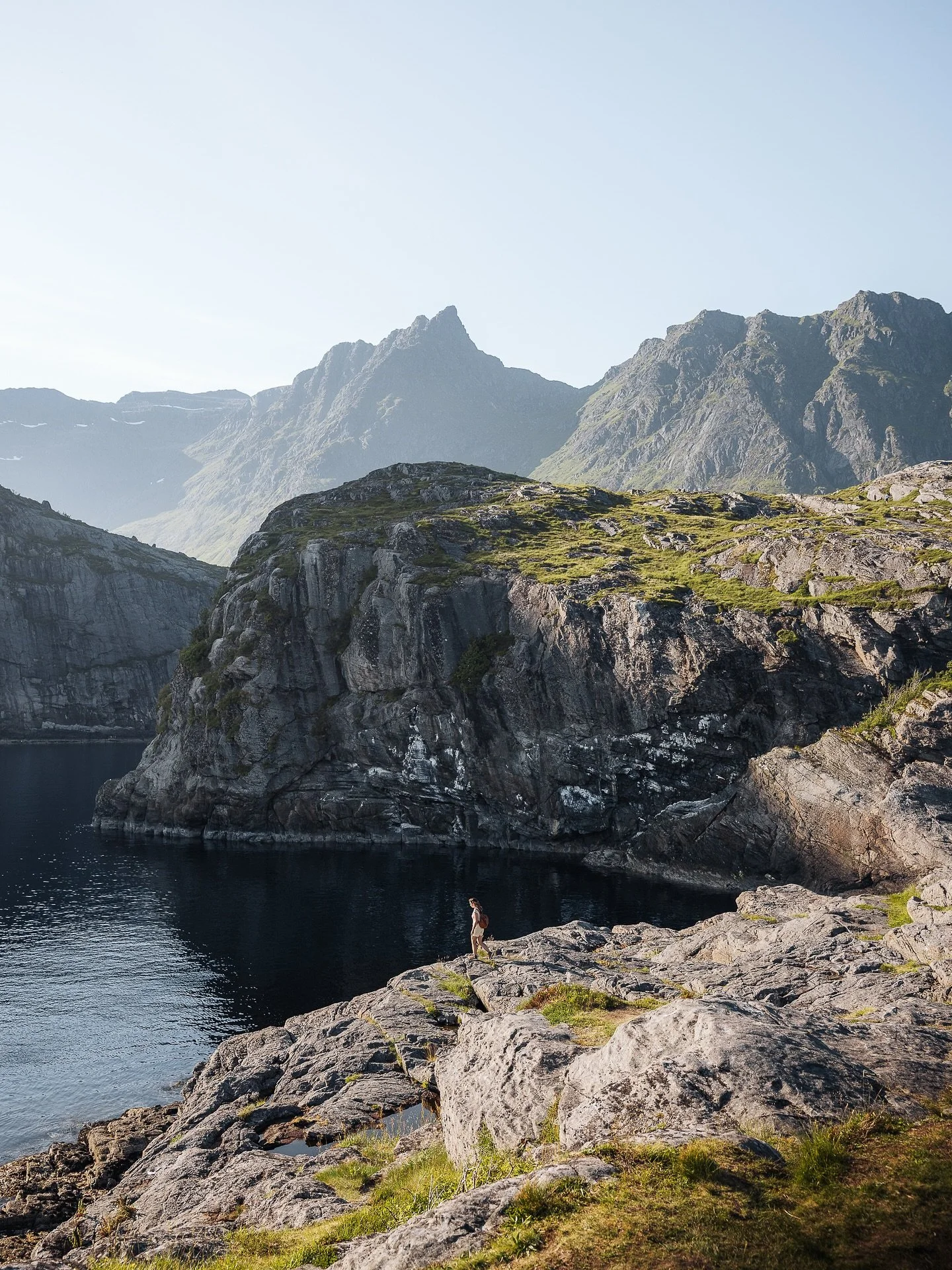 Si on nous l&rsquo;avait dit, on ne l&rsquo;aurait pas cru 😂

A l&rsquo;inverse de tous nos autres voyages (tu nous connais, team pluie all day all night ici), on a explor&eacute; la Norv&egrave;ge sous un soleil de plomb ☀️

Alors initialement, on 