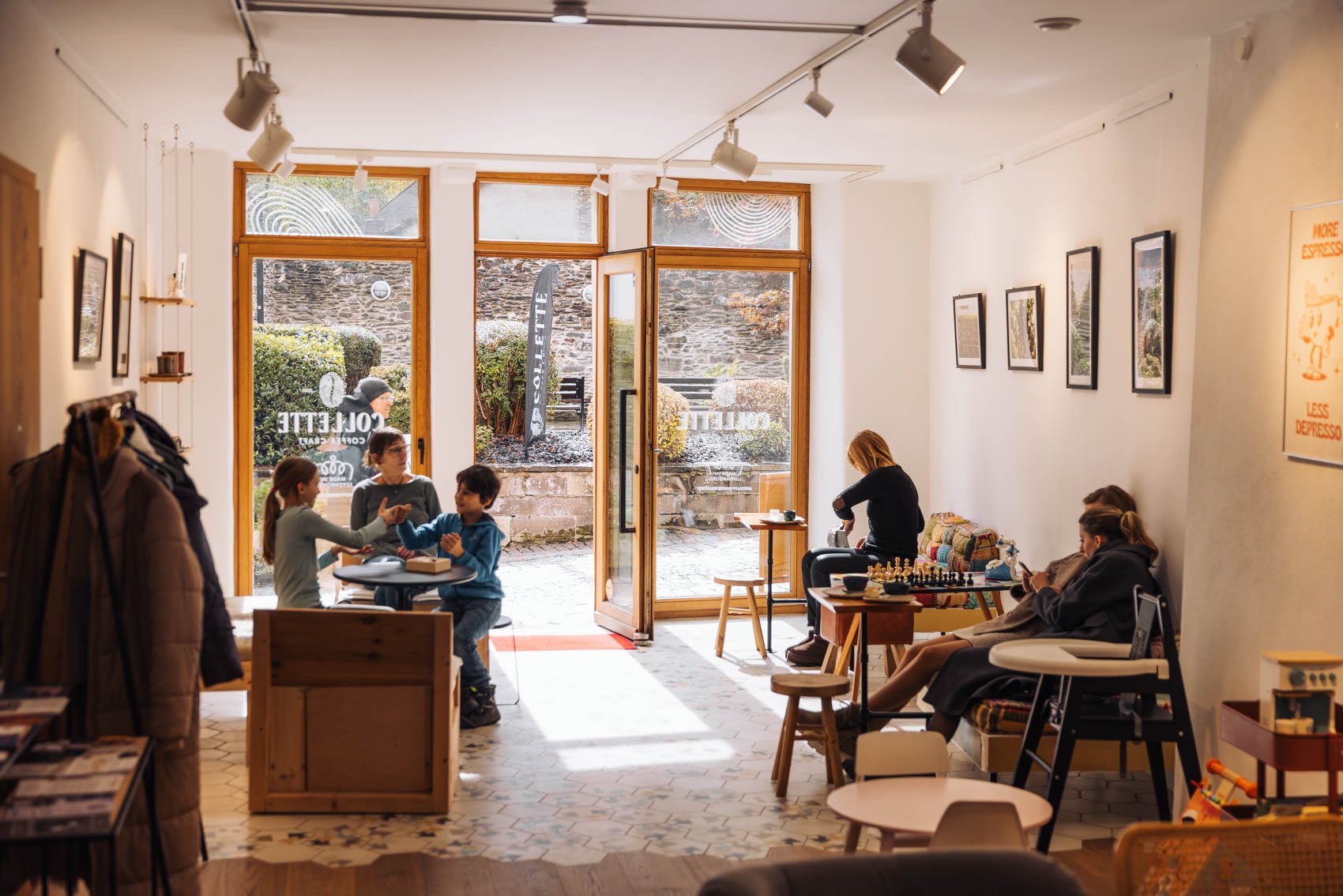 visiter Luxembourg ville Vianden château coffee shop café spécialité Collette