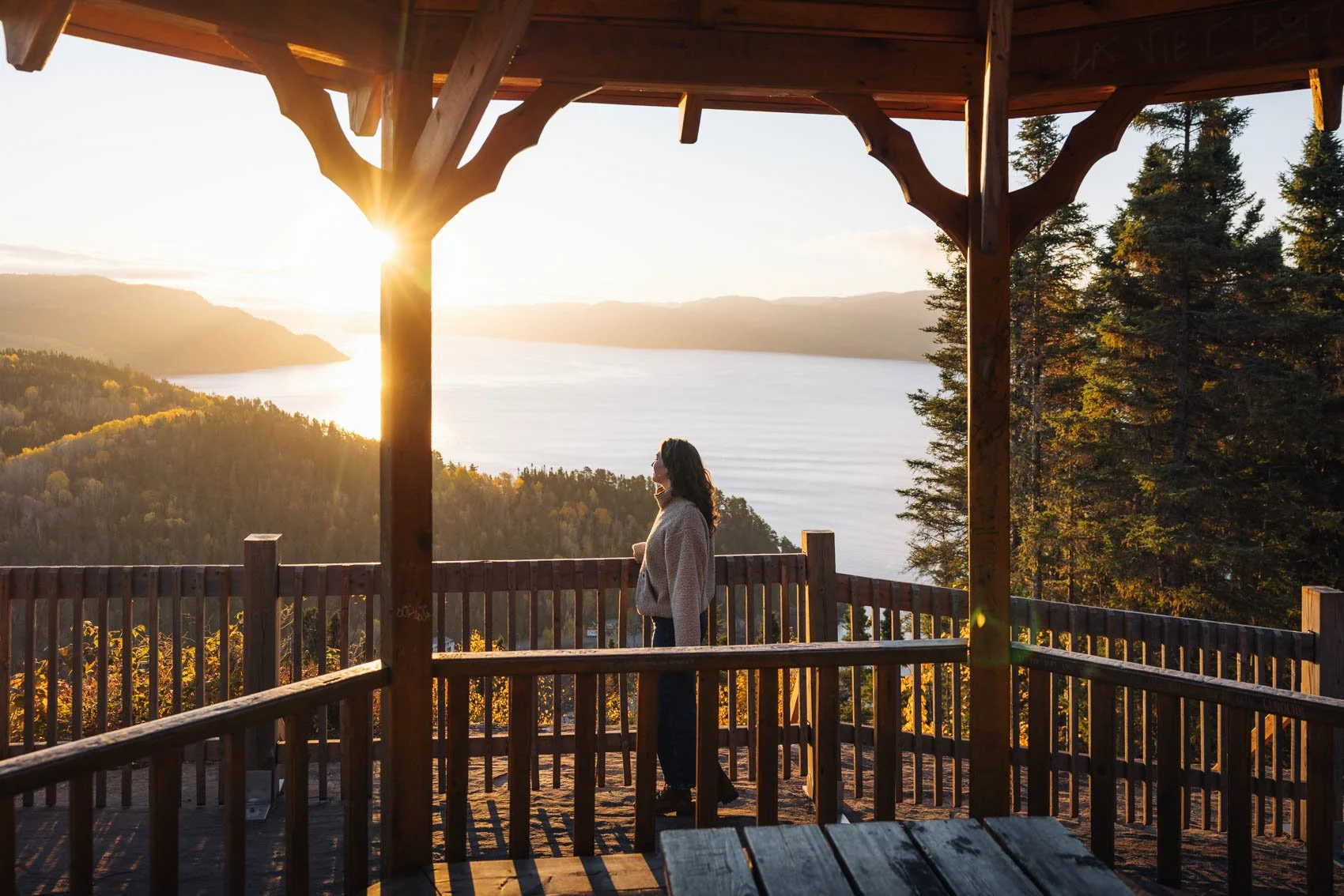 Itinéraire road trip Québec Automne parc national fjord saguenay village sainte rose du Nord lever soleil fjord sentier plateforme