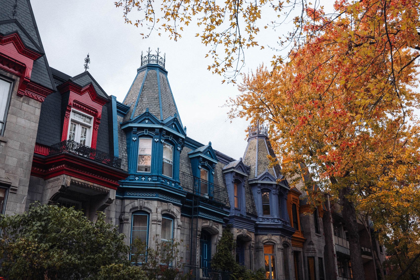 Itinéraire road trip Québec Automne Montréal plateau Mont Royal maisons colorées
