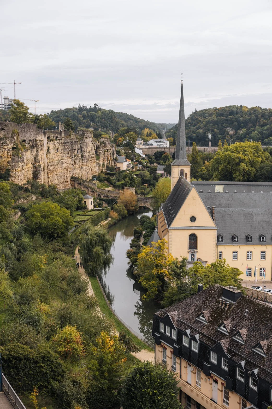 visiter Luxembourg ville haute chemin corniche vue basse grund