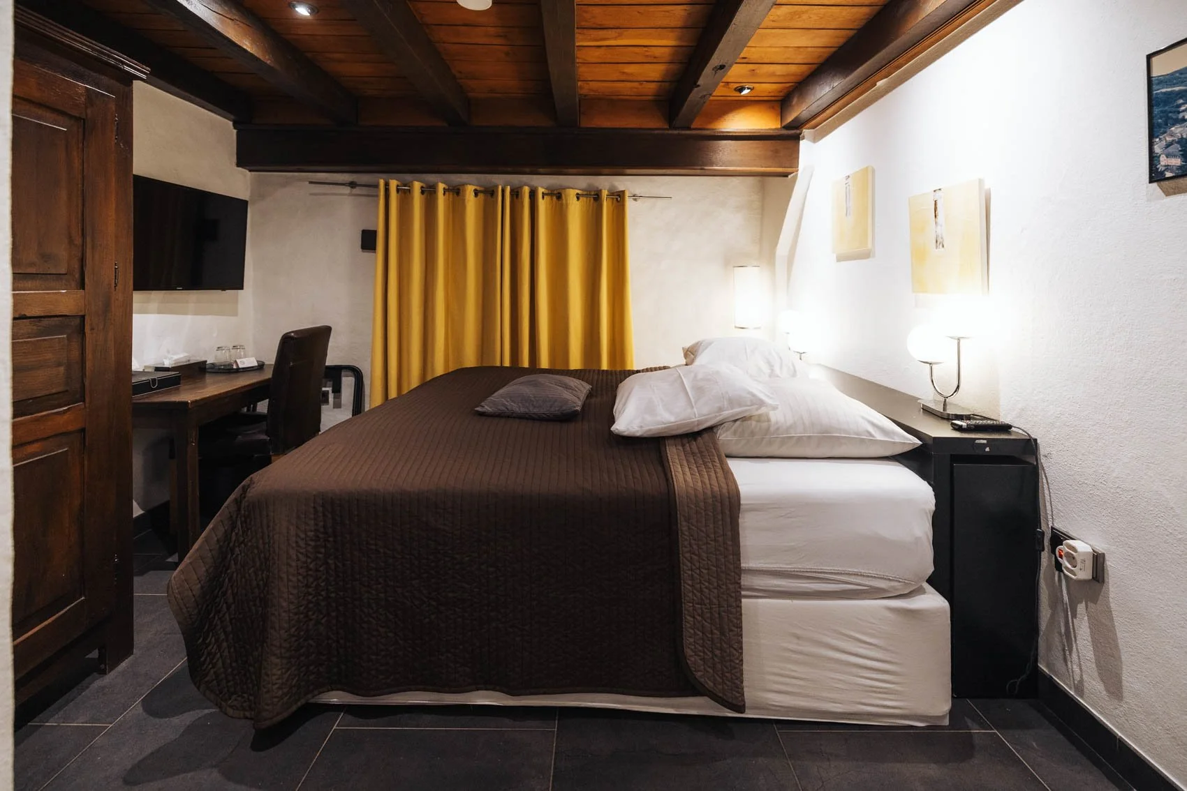 visiter Luxembourg ville Vianden château auberge Aal Veinen intérieur chambre