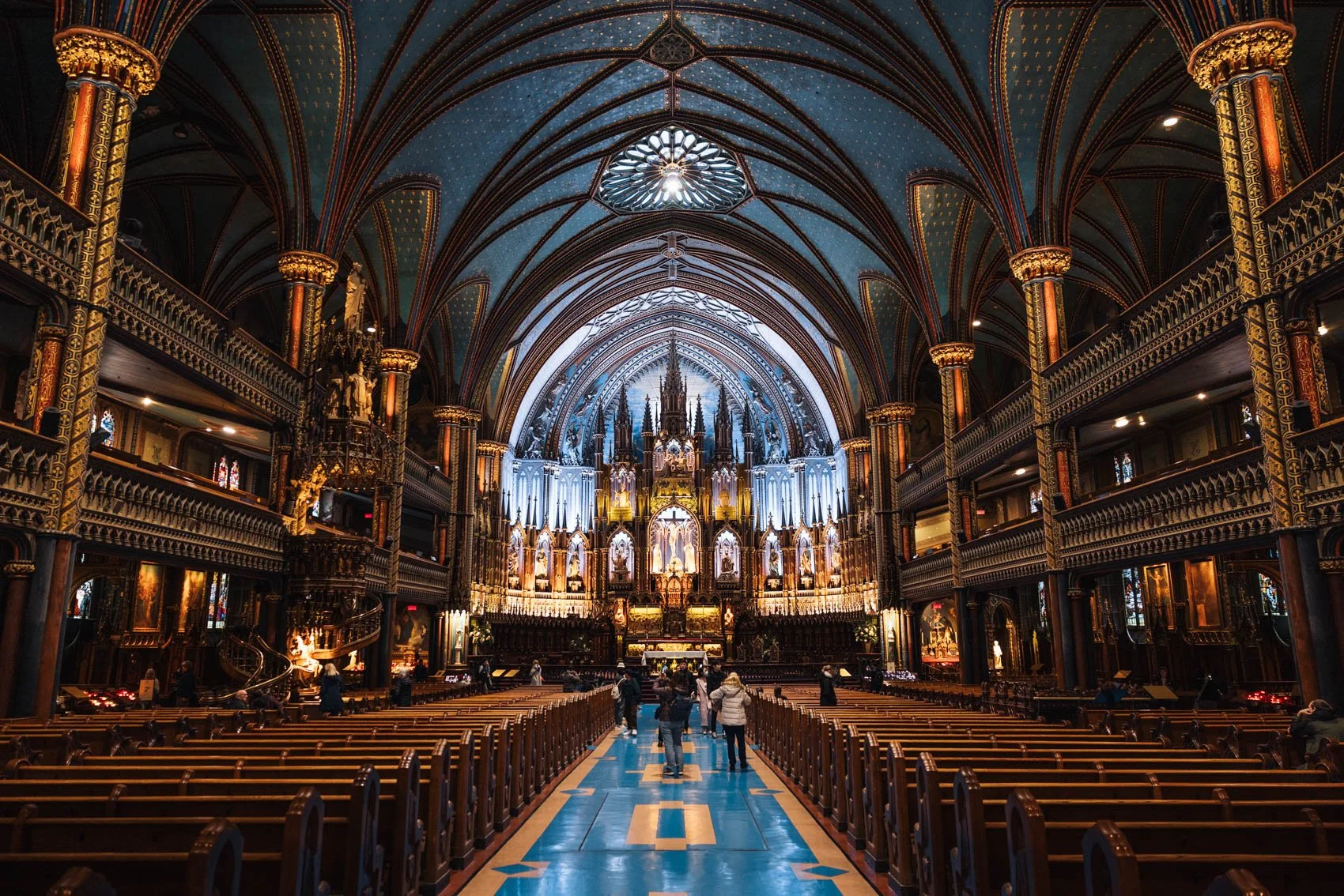 Itinéraire road trip Québec Automne vieux Montréal intérieur basilique notre dame