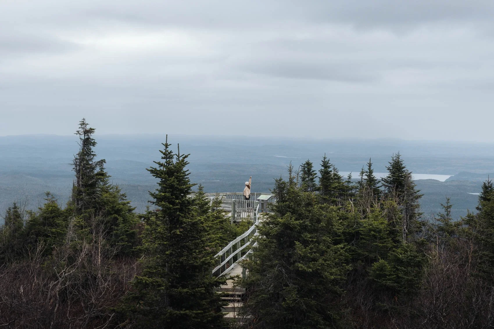 Itinéraire road trip Québec Automne parc national Monts Valin fjord Saguenay pic de la Hutte vue plateforme