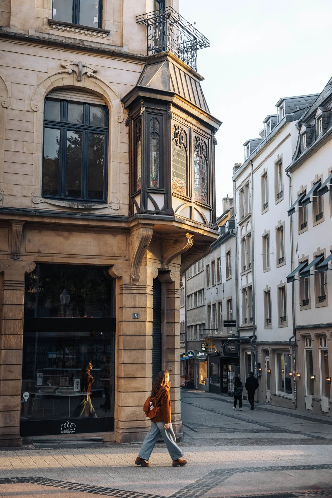 visiter Luxembourg ville haute place armes façade art nouveau