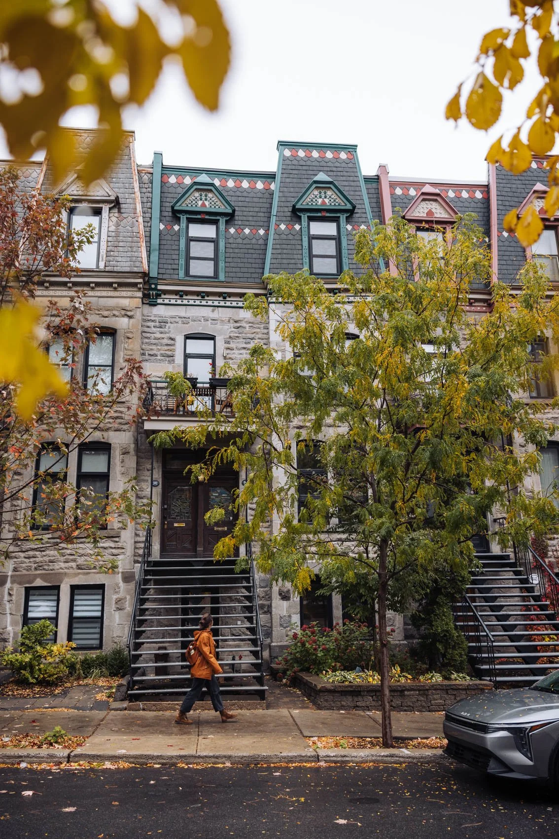 Itinéraire road trip Québec Automne Montréal plateau Mont Royal maisons colorées