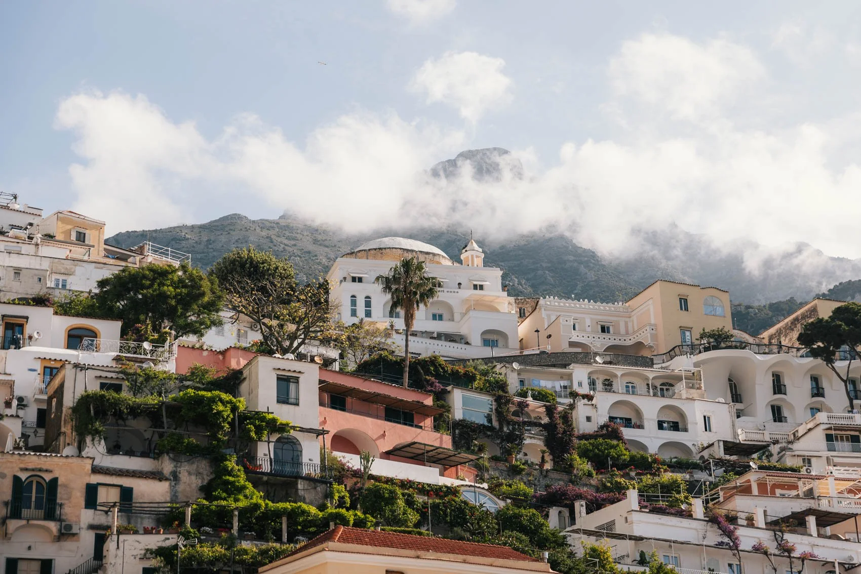 Côte Amalfitaine Positano village falaise nuages