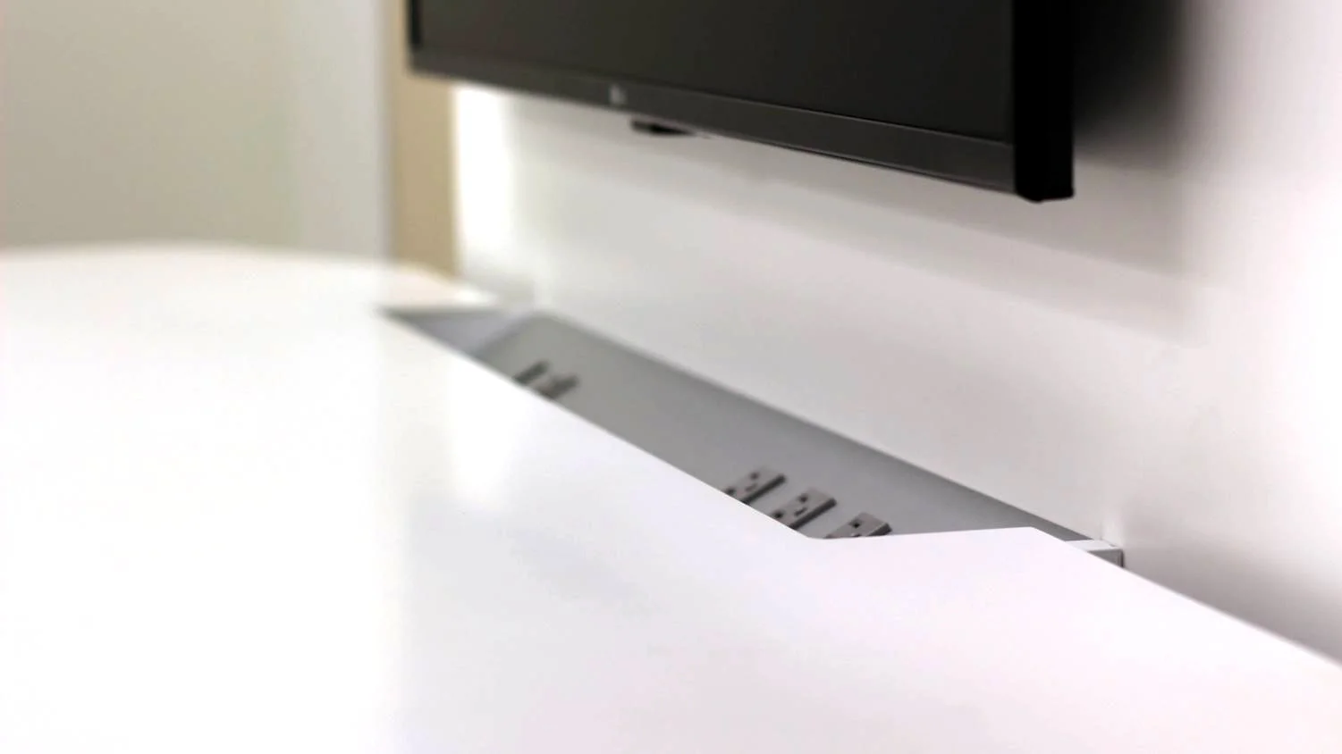 Electrics Closeup.jpg