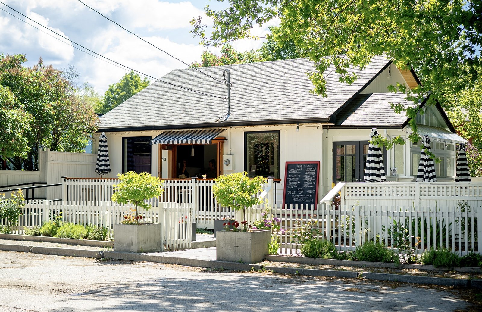 KEEPING IT SIMPLE - JUST BAKED                             NINE MILE, NARAMATA