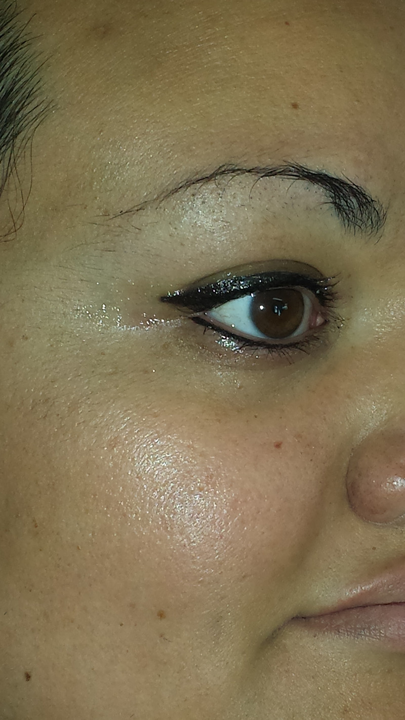 Showing the 0uter points of client’s eyeliner.