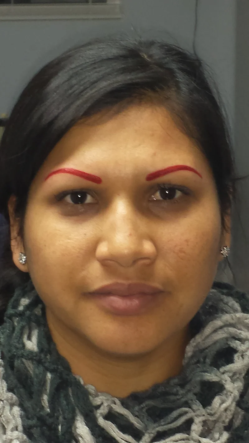 2014. New shape for eyebrows.