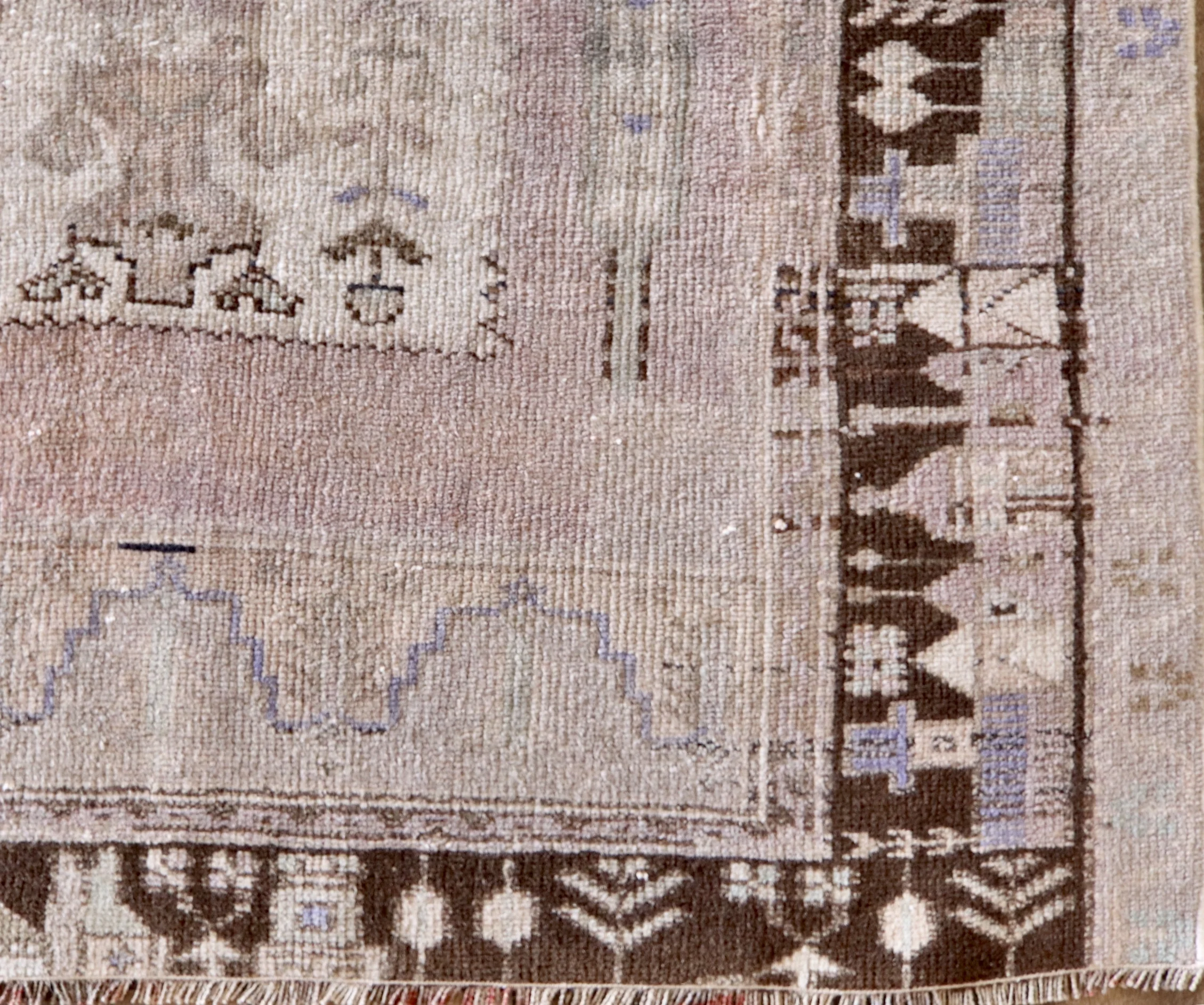 Mica (3’4” x 6’0”)