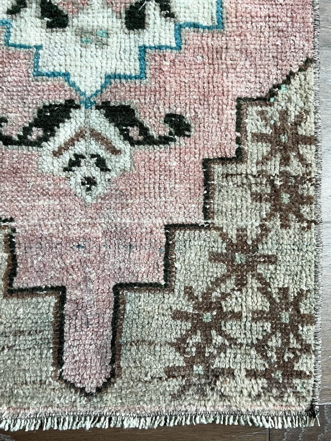 Isabelle (1'4" x 3'0")