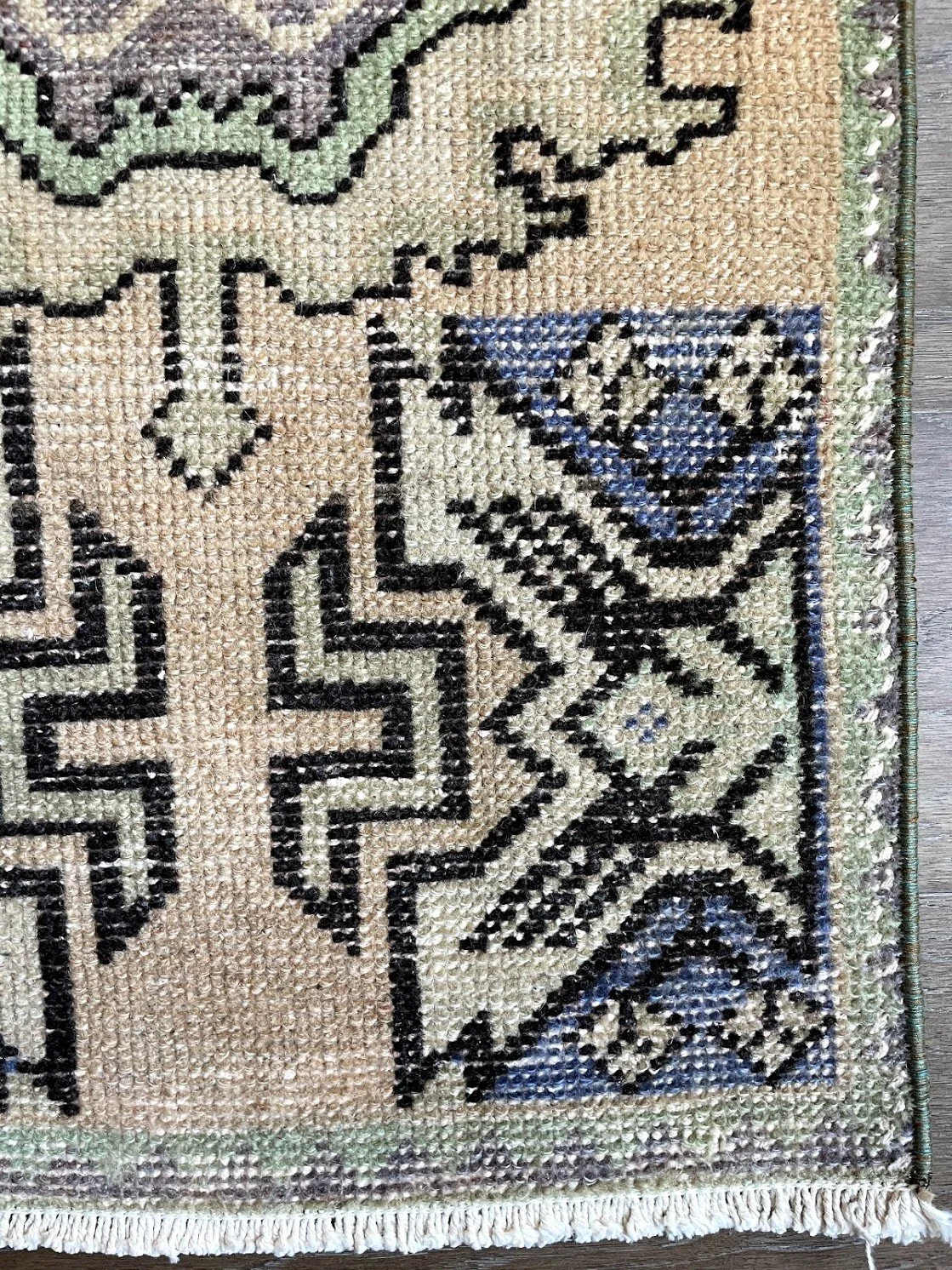 Odessa (1'6" x 2'11")