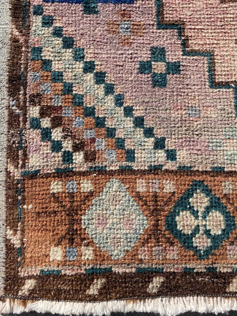 Cam (1'11" x 3'11")