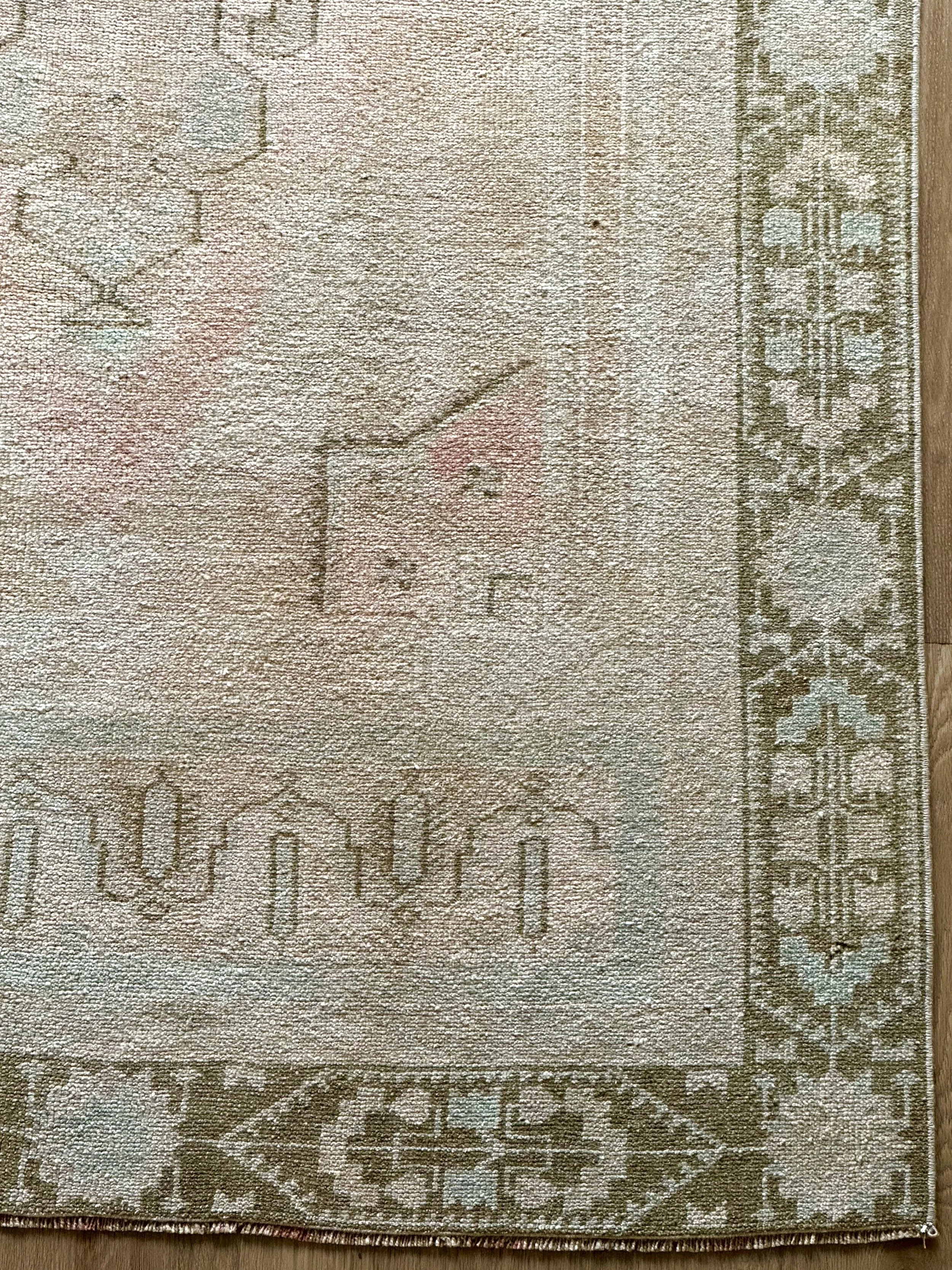 Cathryn (4’1”x9’2”)