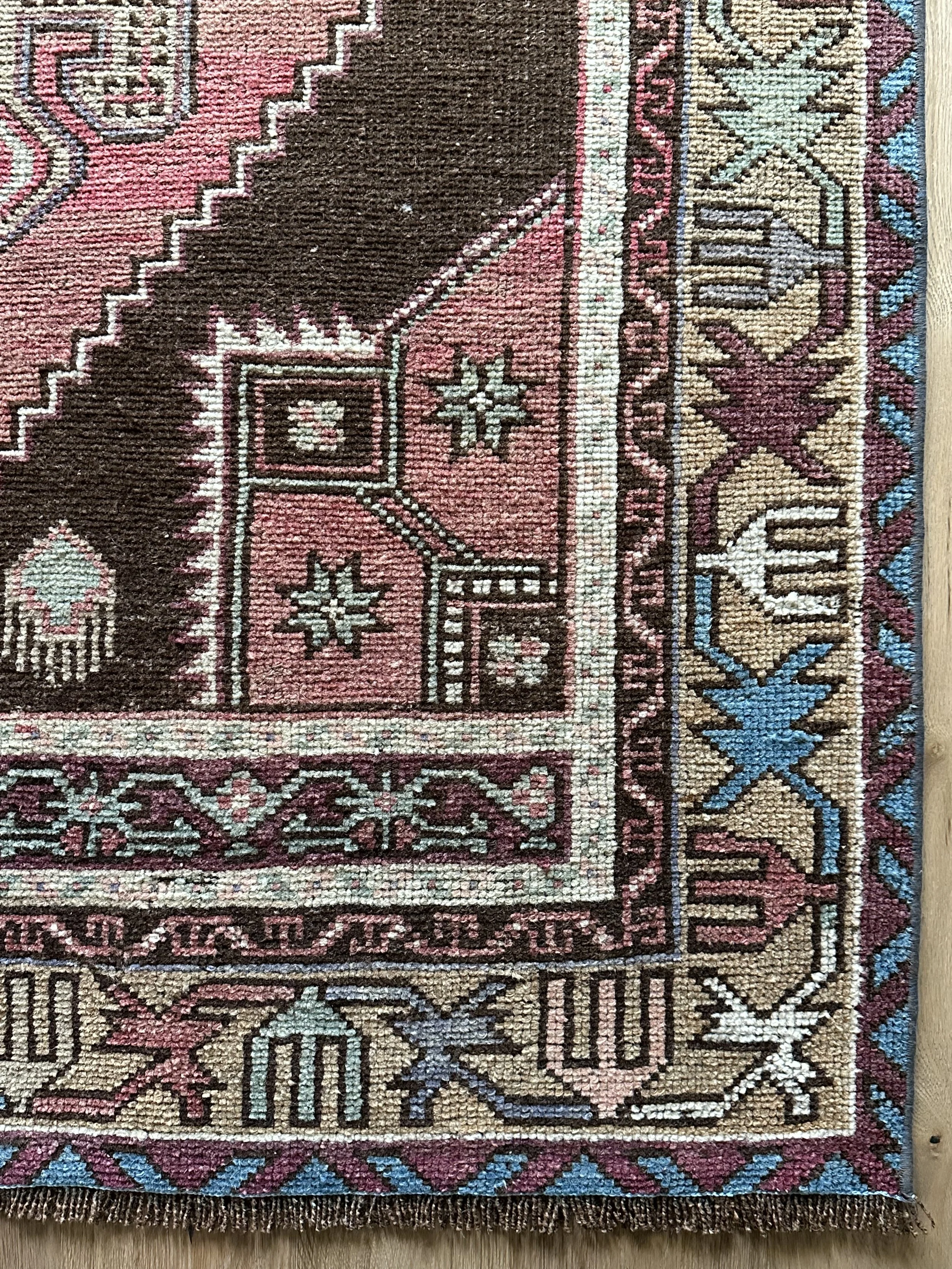 Francis (4’8”x8’0”)