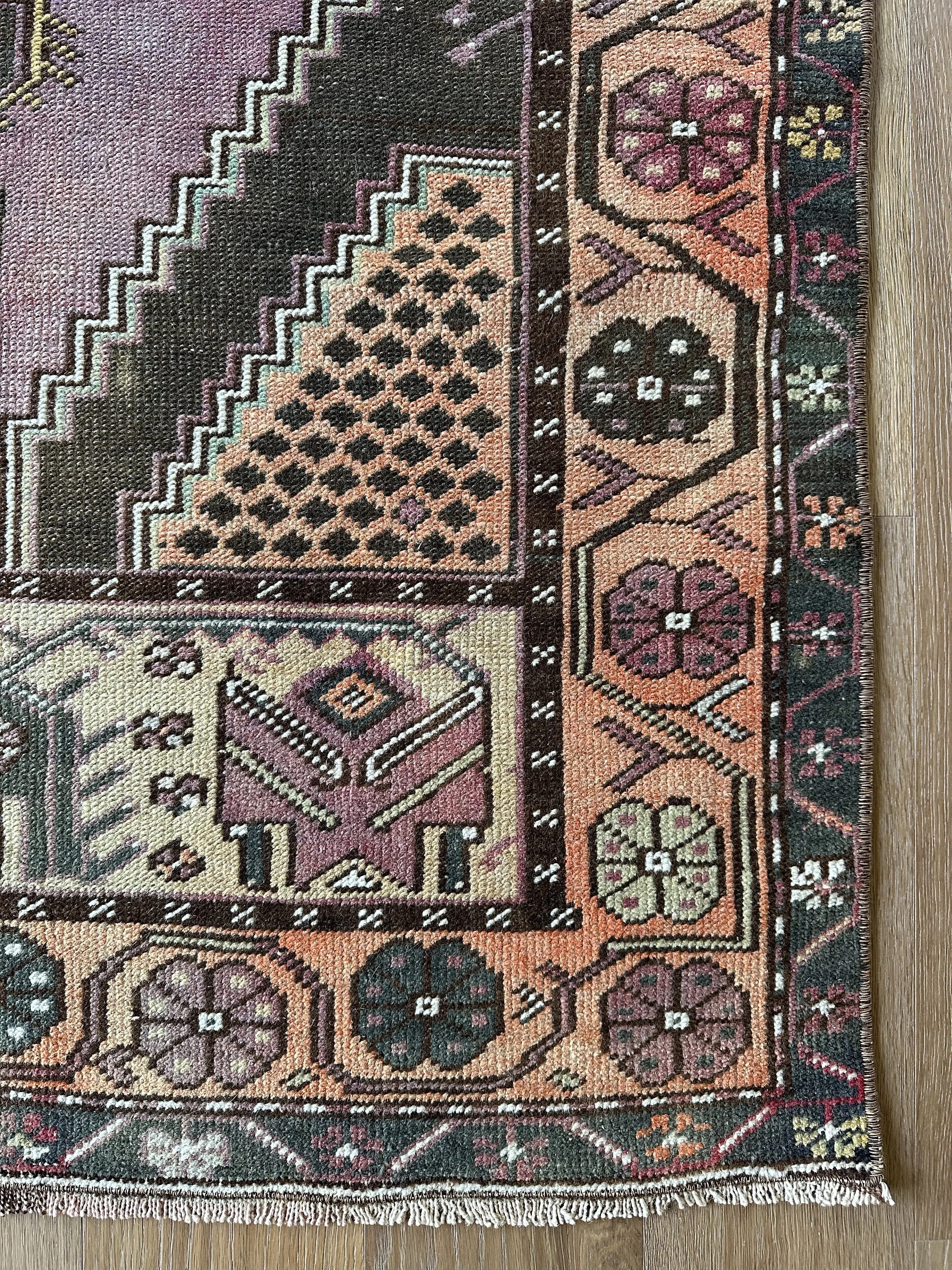 Ruth (3’3”x6’6”)