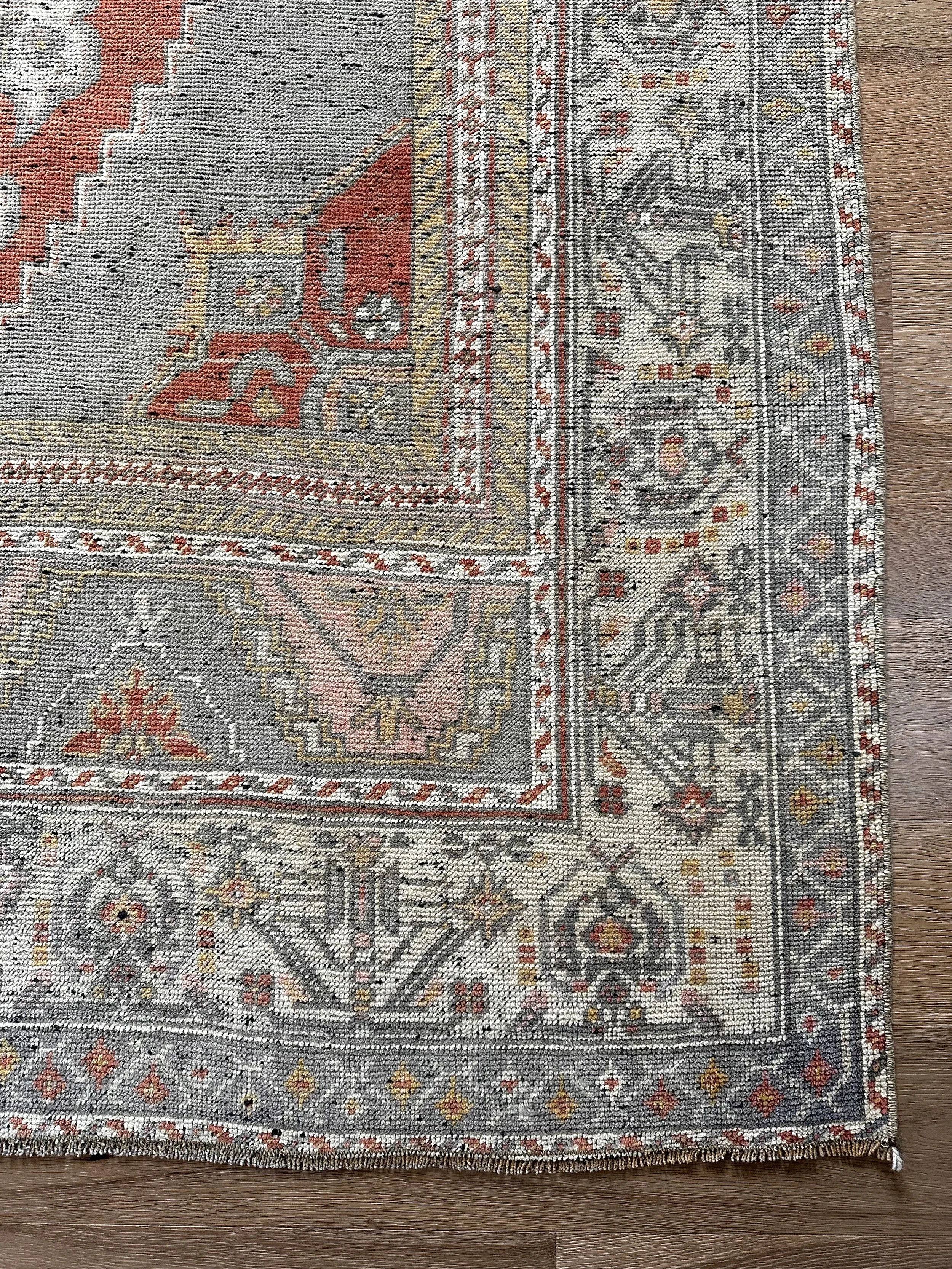 Macie (4’9”x9’11”)