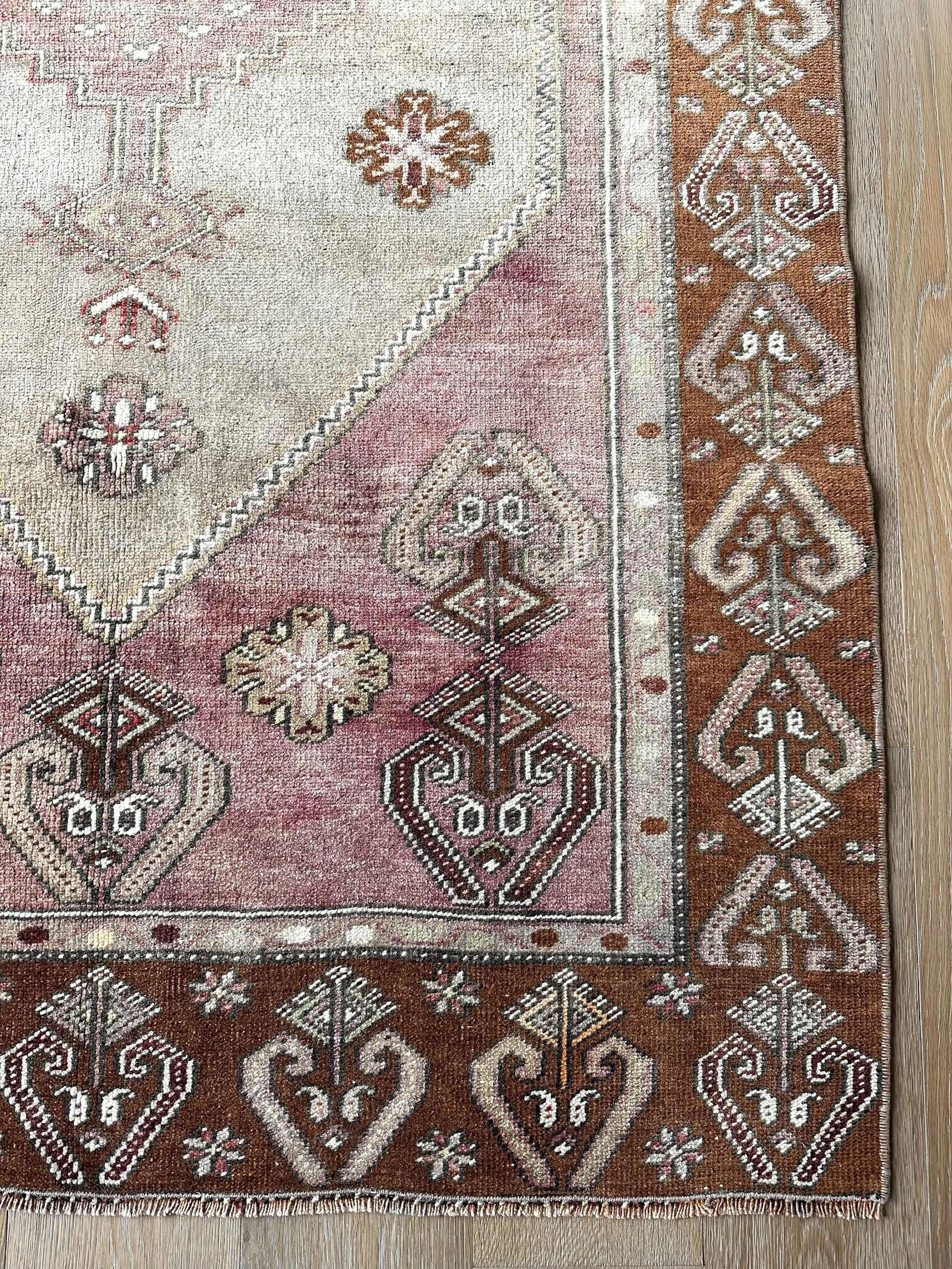 Lola (3’6”x7’6”)