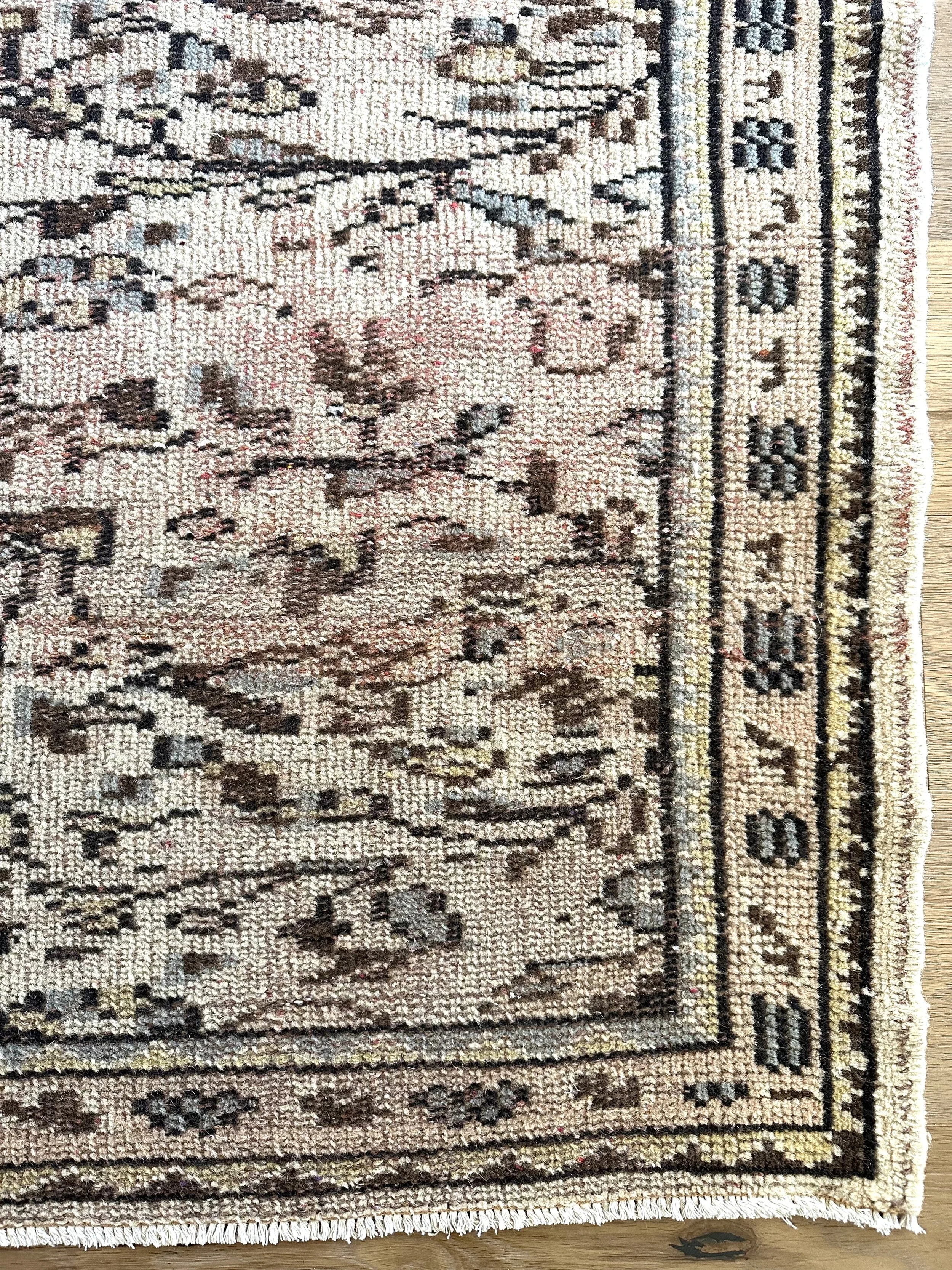 Emma (5’5”x8’11”)