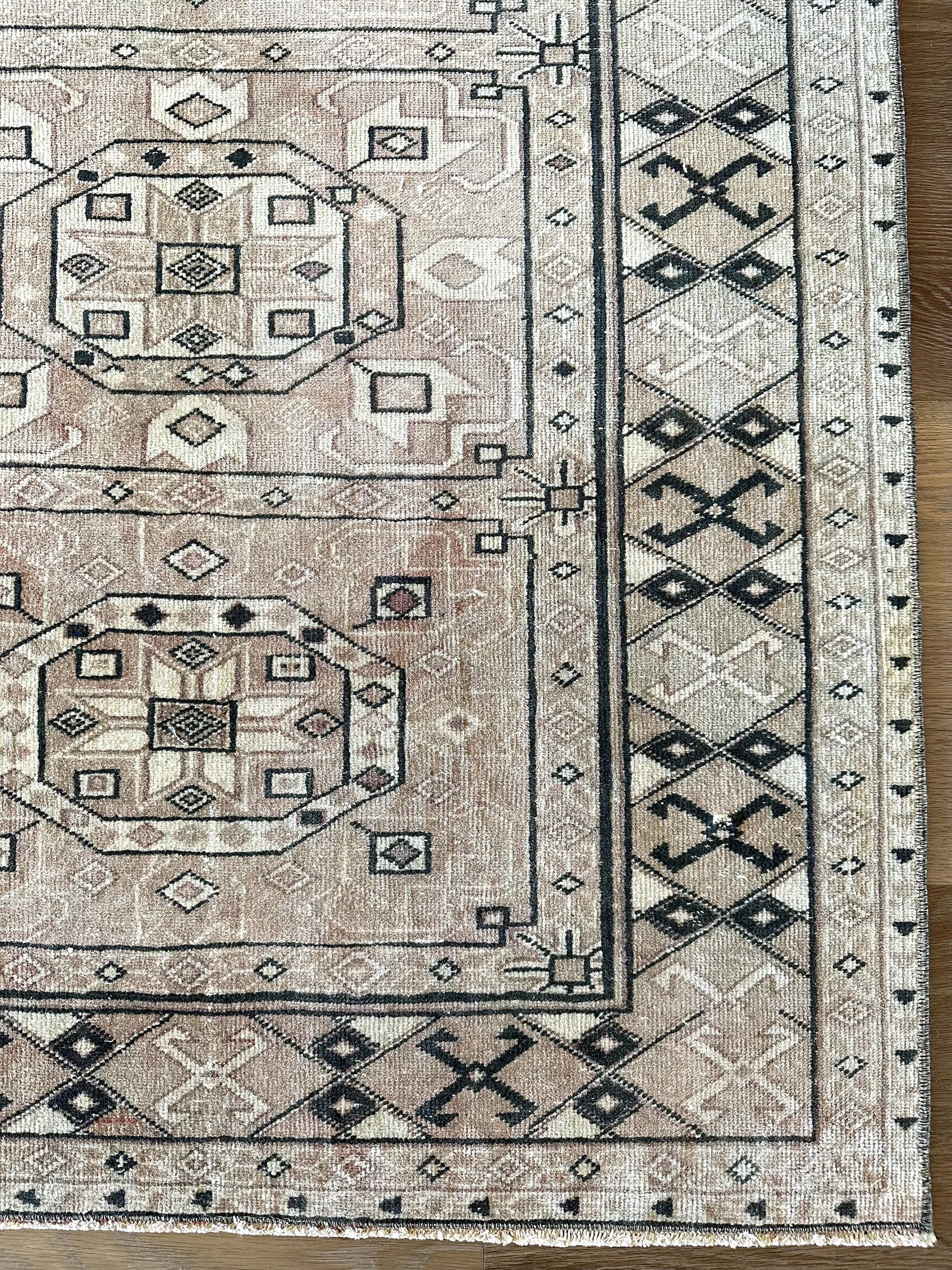 Sophia (6’3”x9’3”)