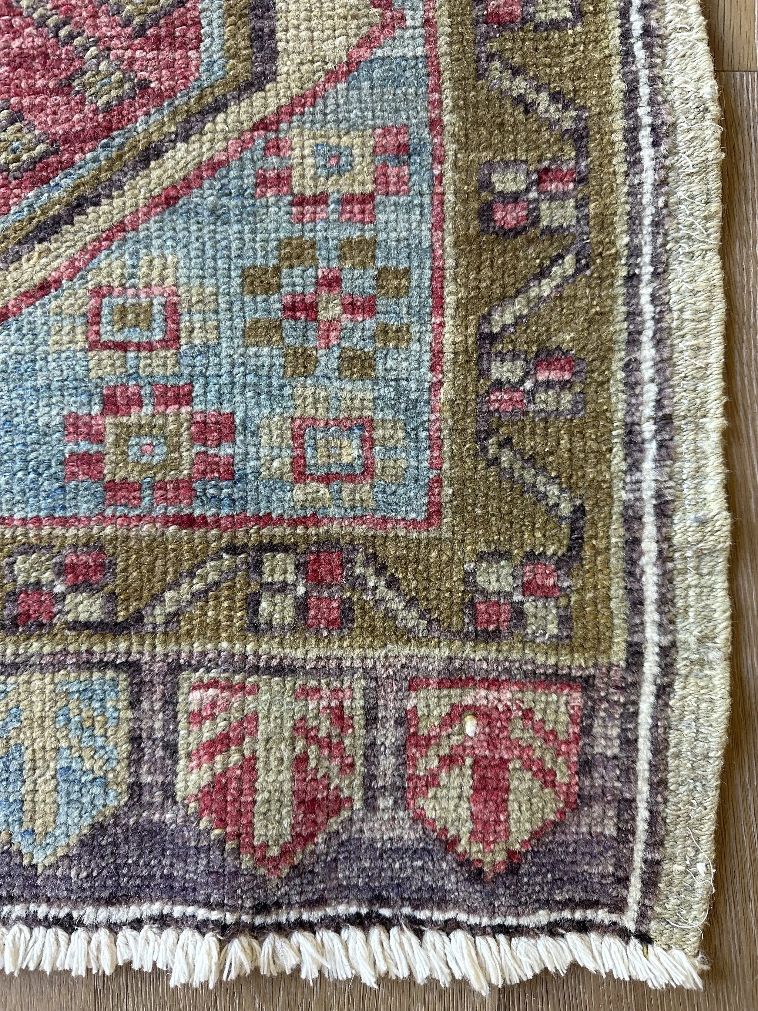 Delia (2’0”x4’6”)