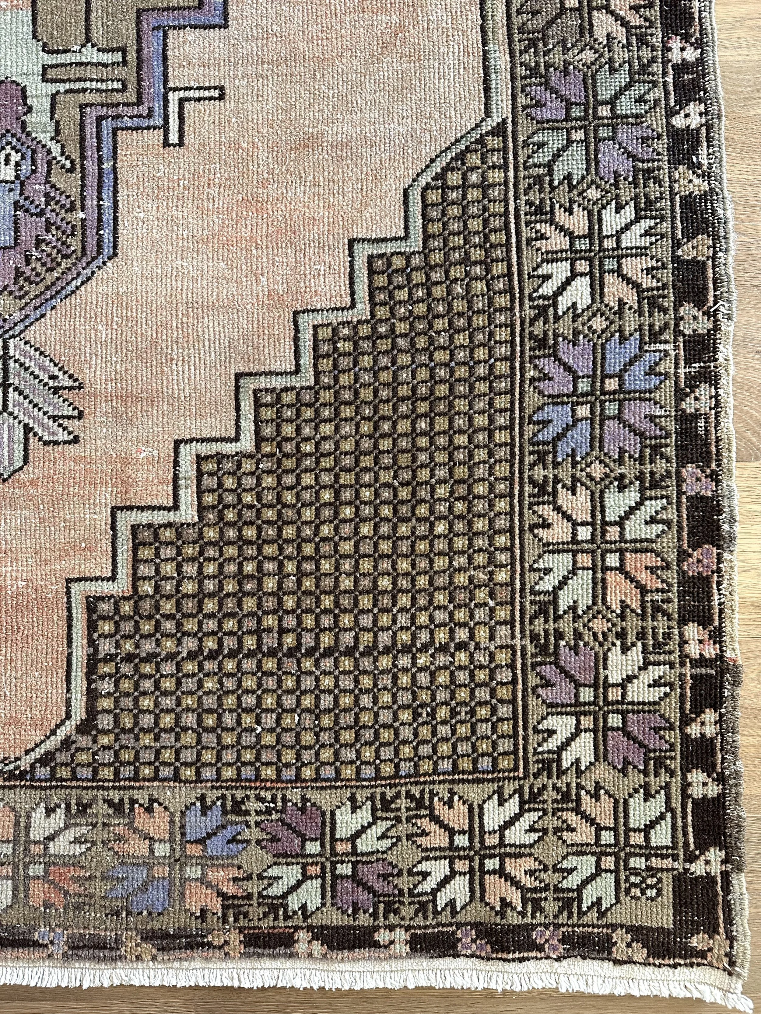 Lilith  (4’4”x8’1”)