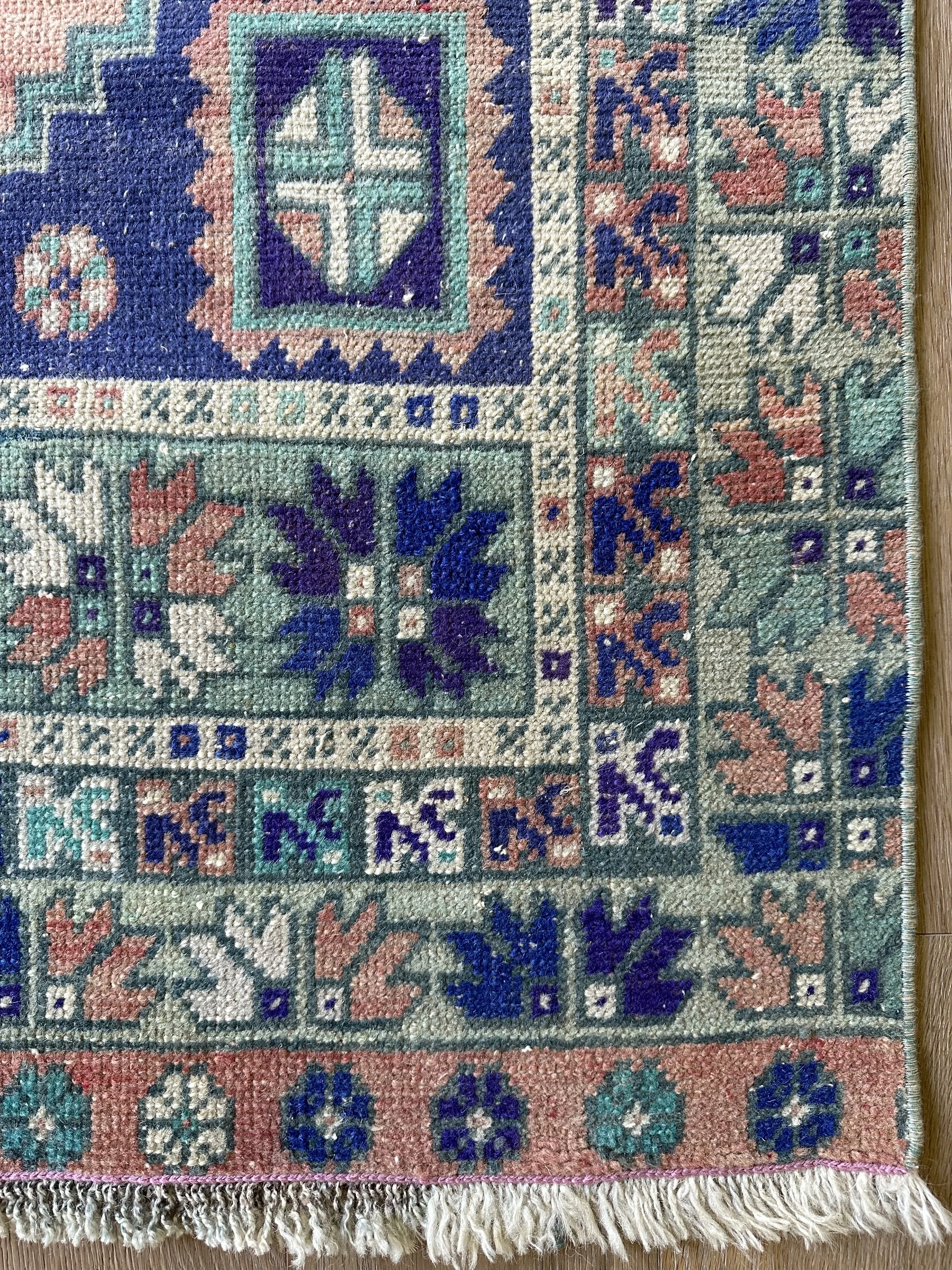 Caspian (3’3”x6”3)