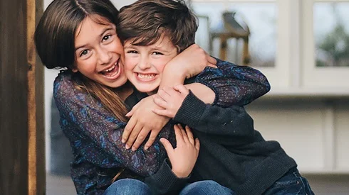 ALL'S FAIR IN LOVE AND SMARTPHONES