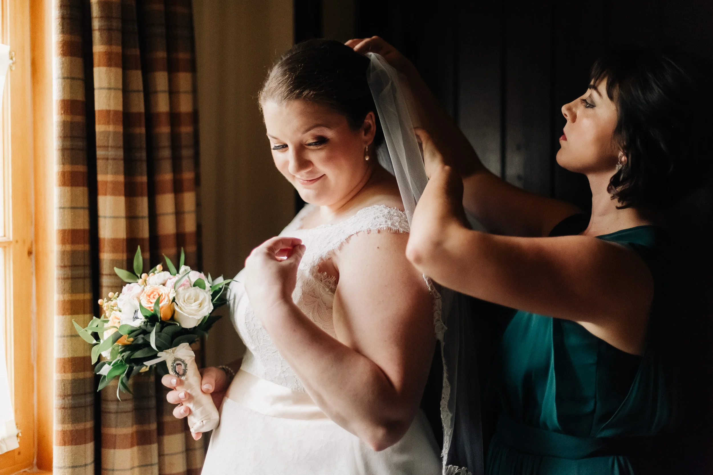Chateau_Montebello_Adjusting_Veil.JPG